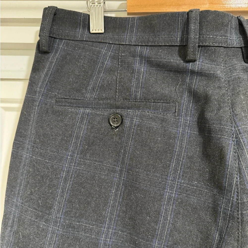 ZARA Men’s Plaid Straight leg chino